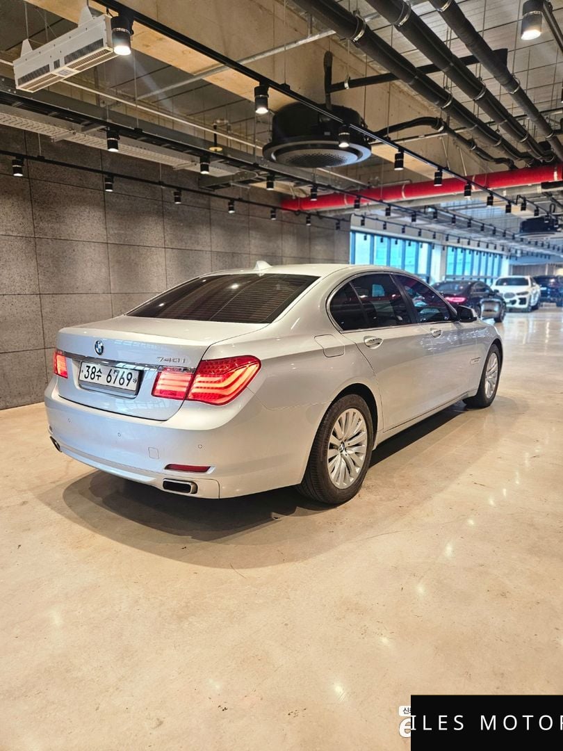BMW 7 Series (F01) 2011 — миниатюра 5