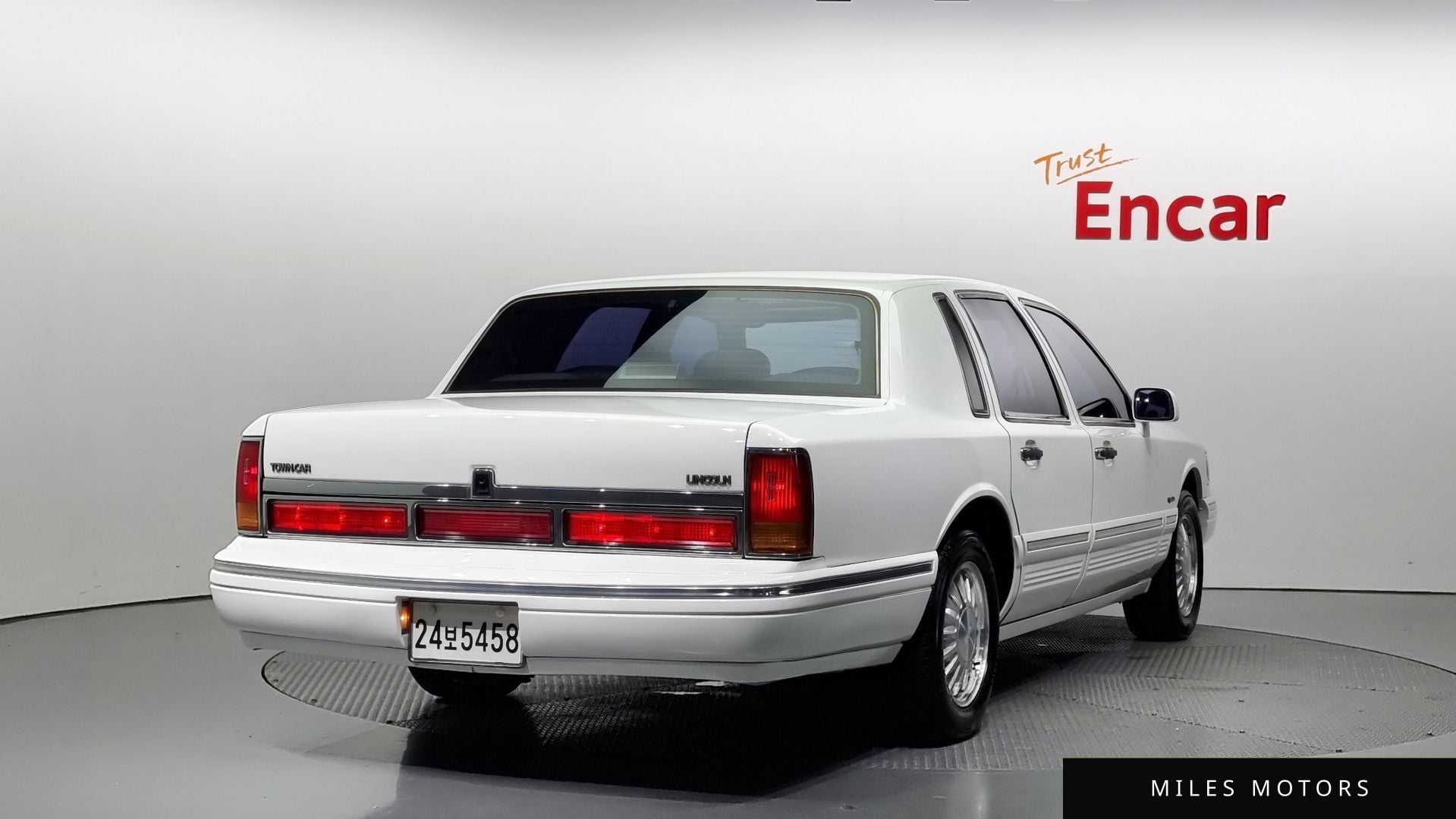 Lincoln Town Car 1997 — миниатюра 2