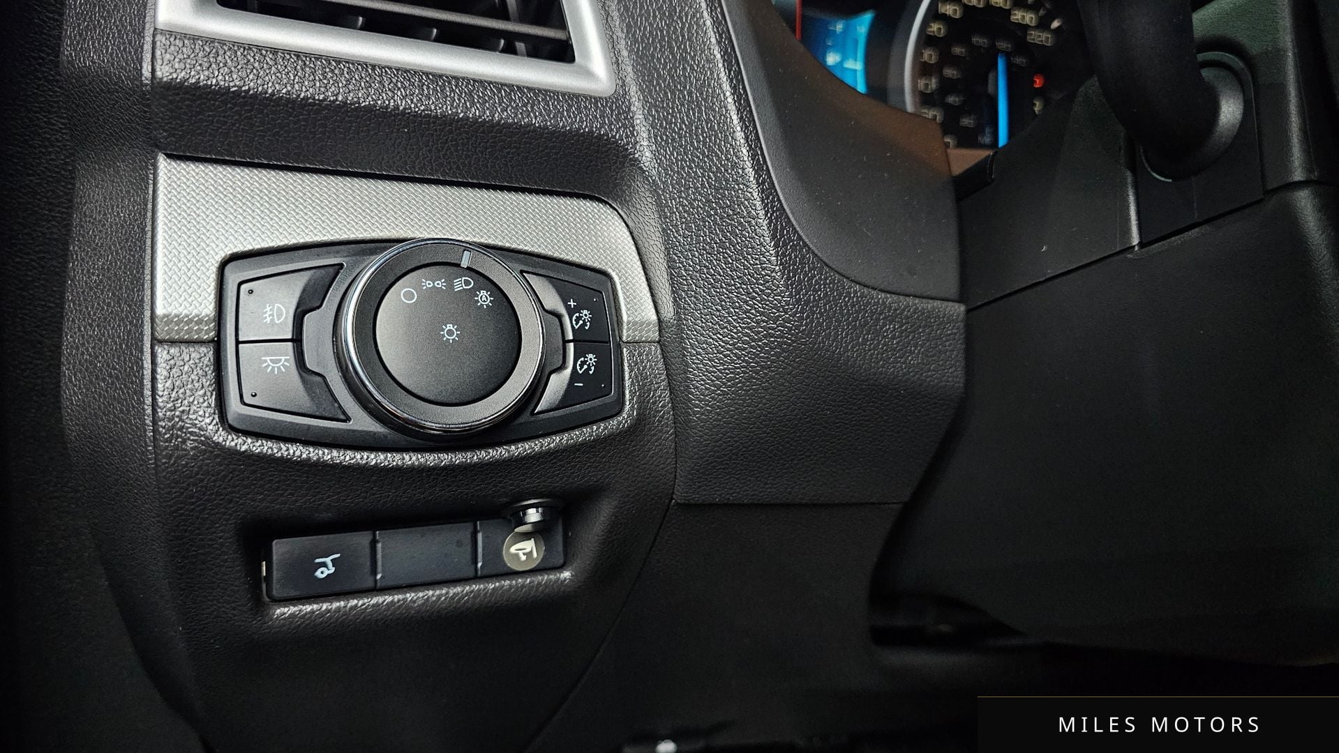Ford Explorer 2015 — миниатюра 12