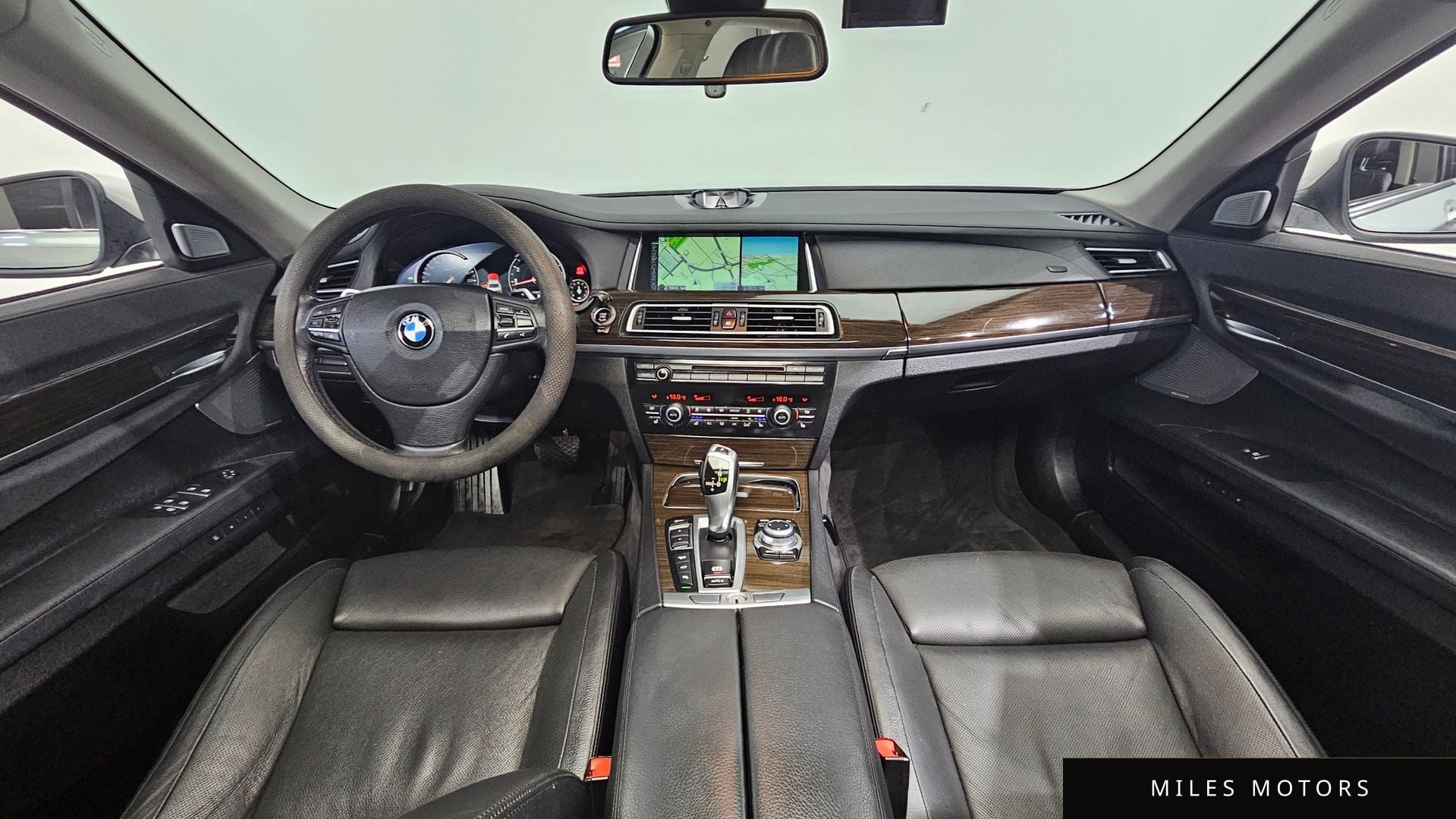 BMW 7 Series (F01) 2013 — миниатюра 7