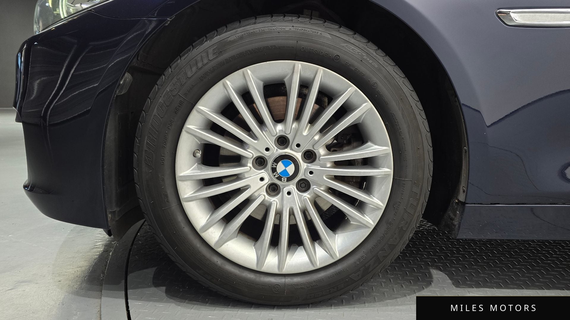 BMW 5 Series (F10) 2015 — миниатюра 5