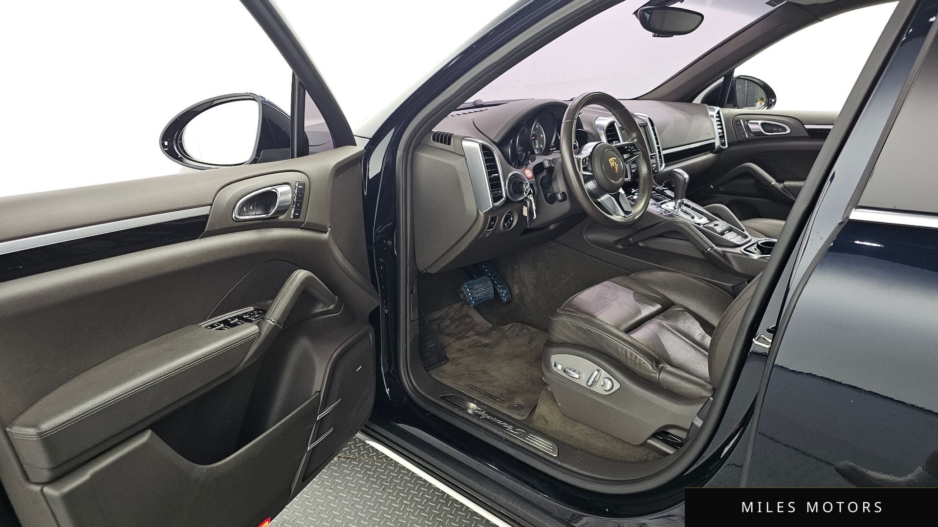 Porsche Cayenne 2015 — миниатюра 10