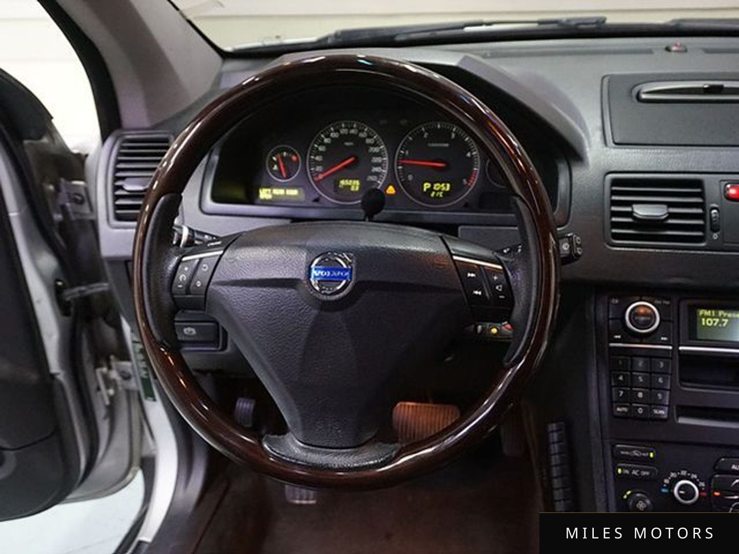 Volvo XC90 2010 — миниатюра 12