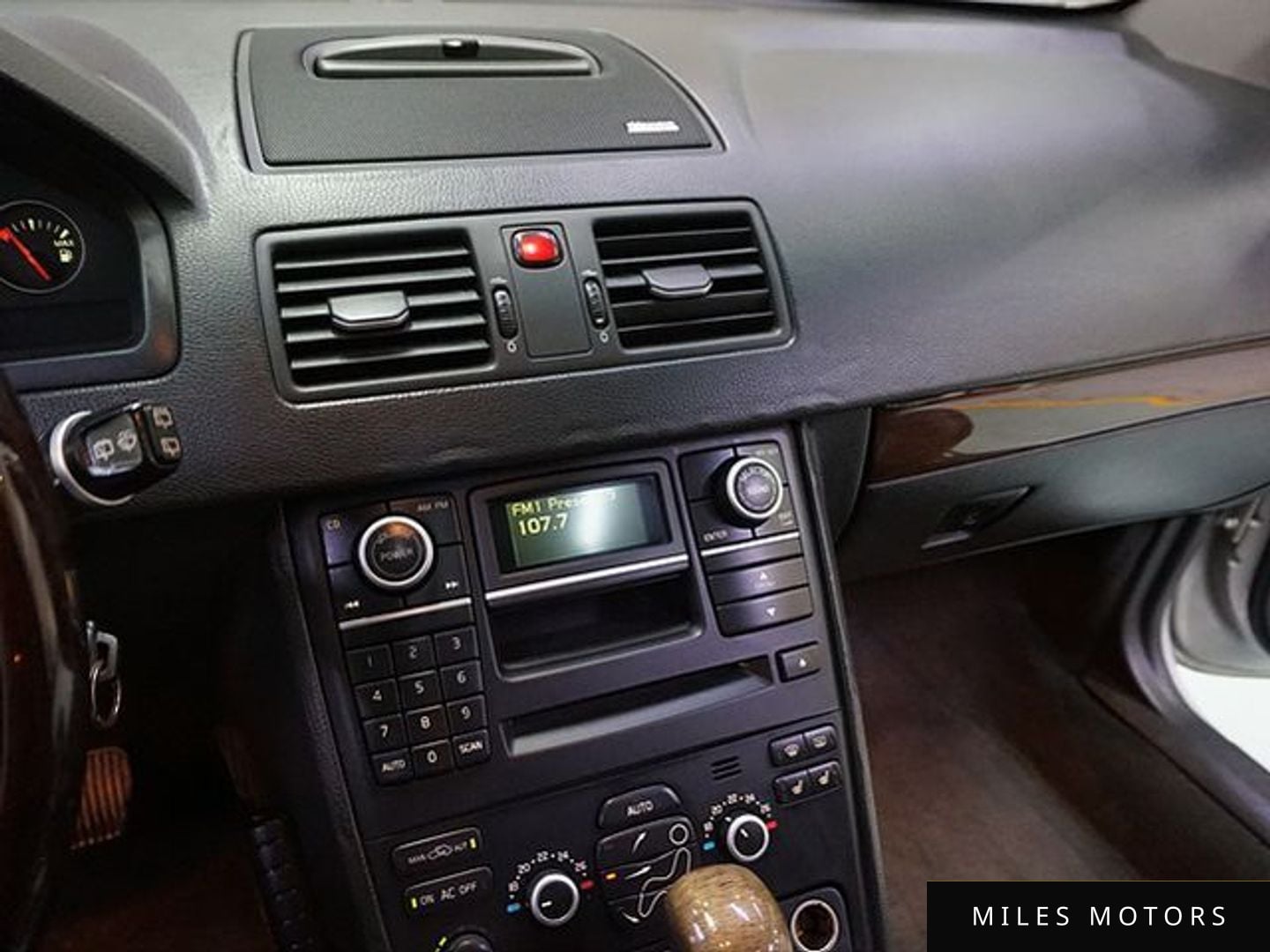 Volvo XC90 2010 — миниатюра 13