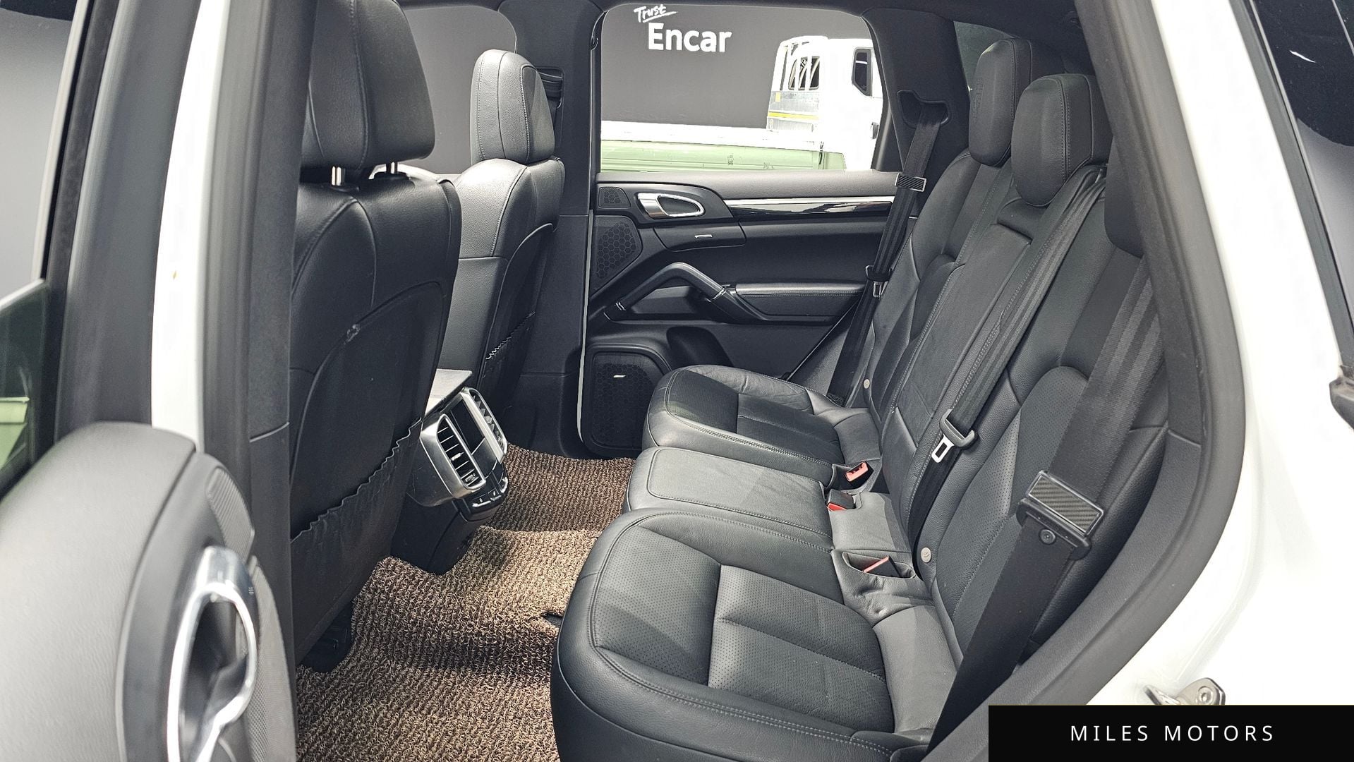 Porsche Cayenne 2015 — миниатюра 12