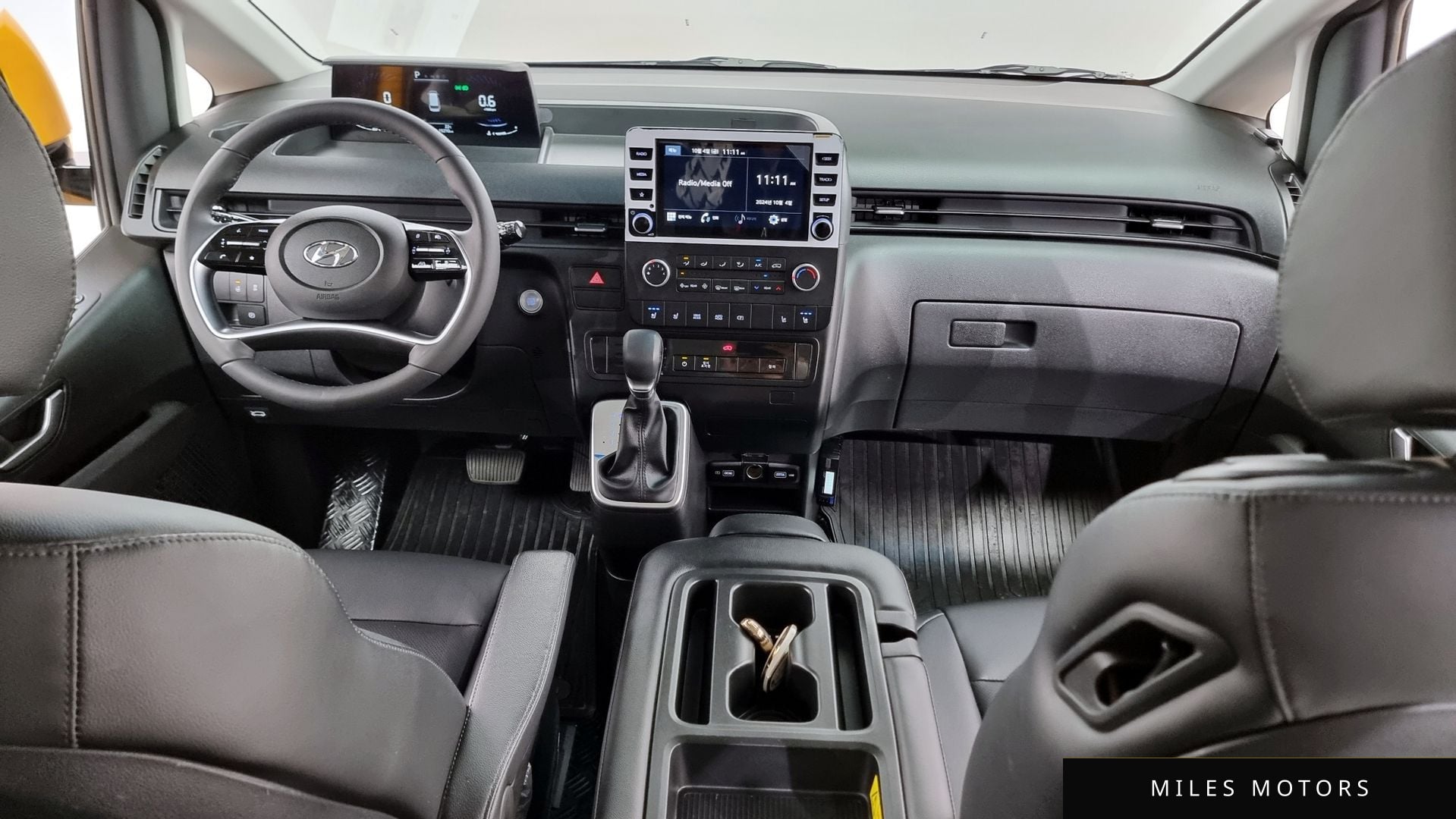 Hyundai Staria 2023 — миниатюра 7