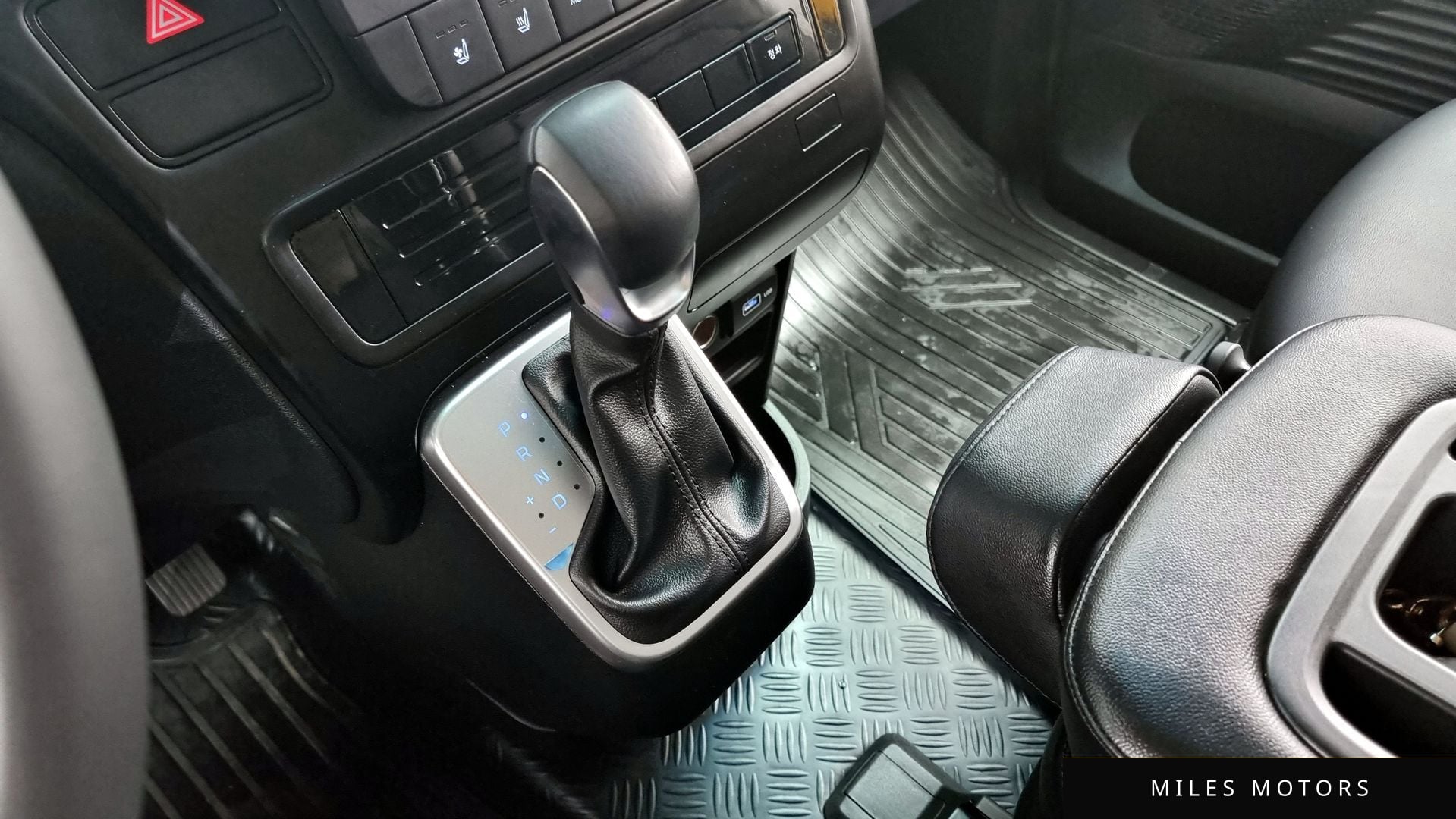 Hyundai Staria 2023 — миниатюра 9