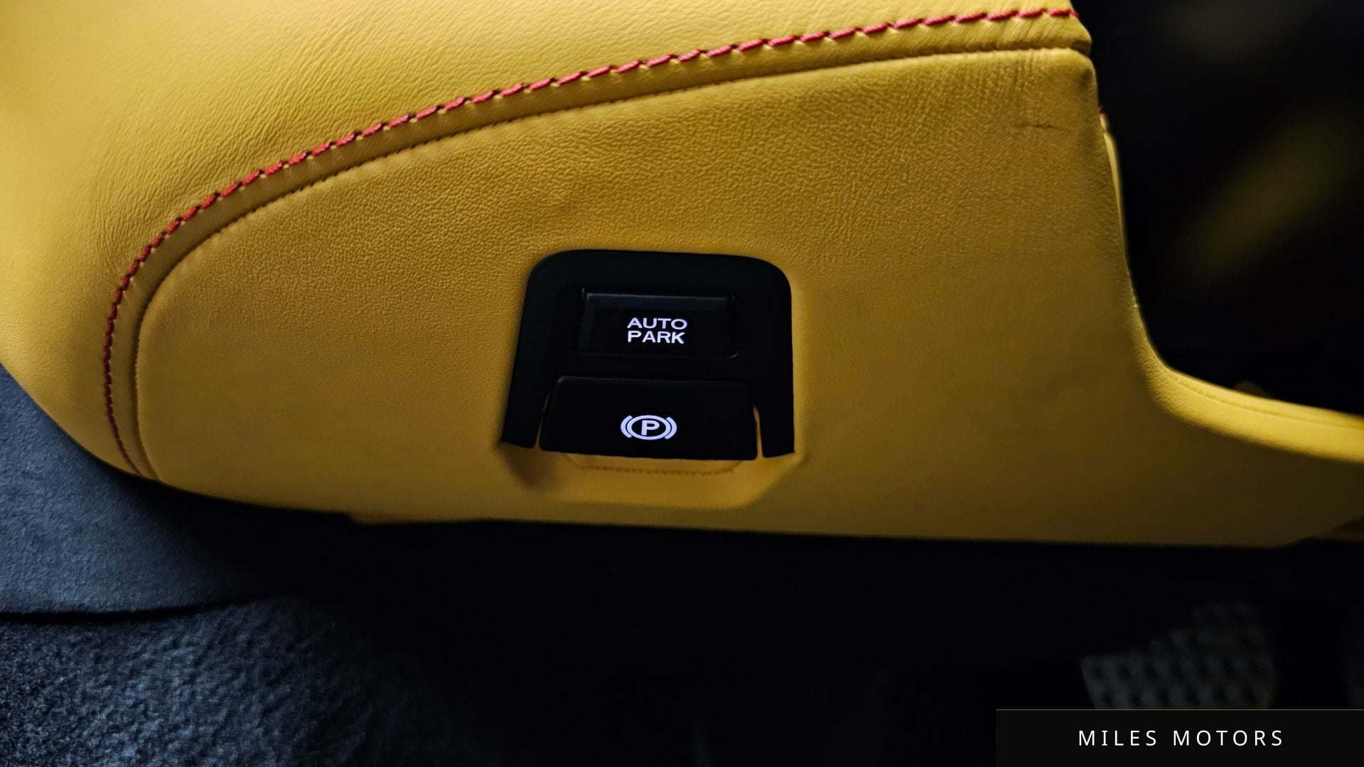 Ferrari 296 GTS 2024 — миниатюра 15
