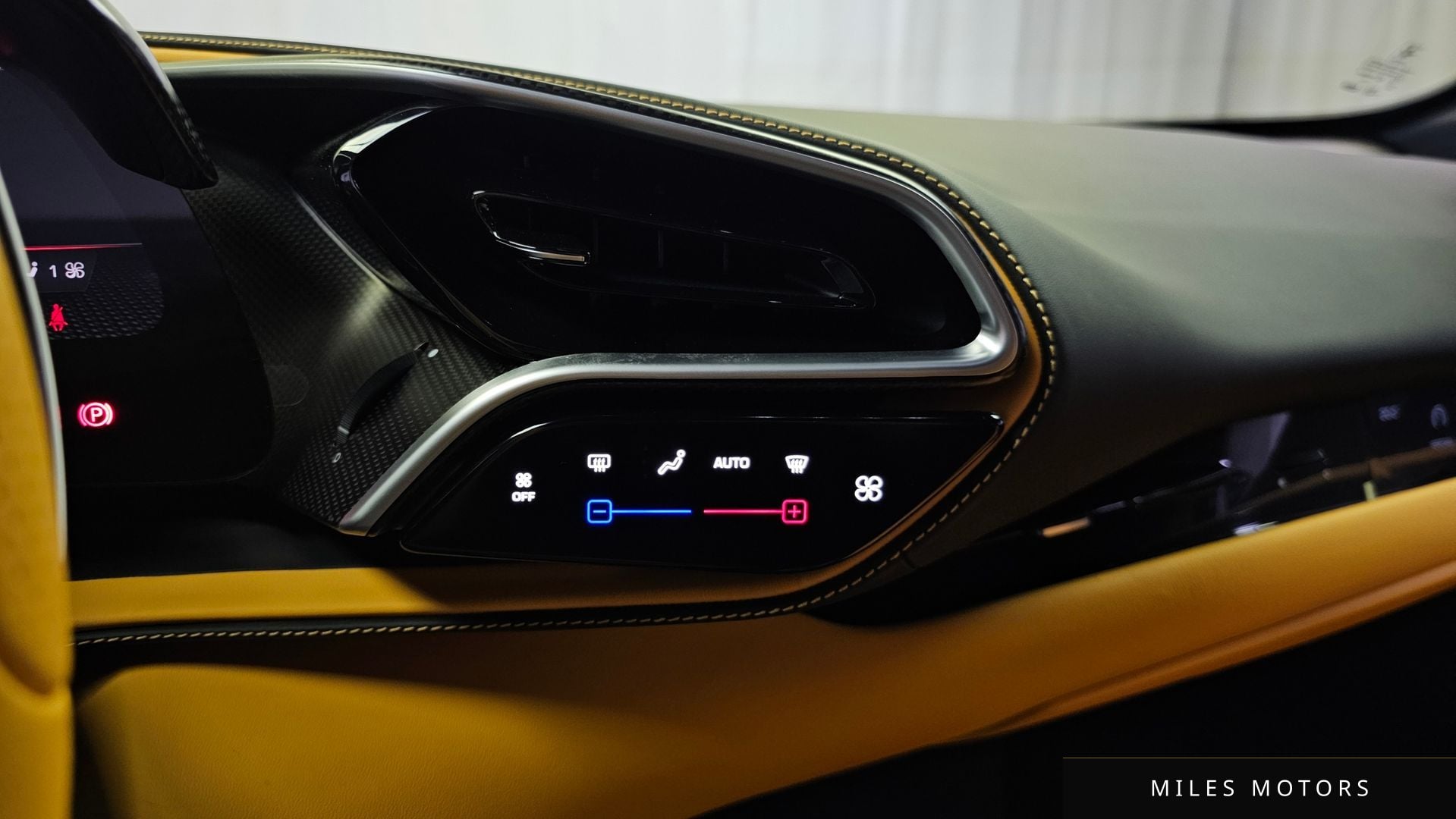 Ferrari 296 GTS 2024 — миниатюра 16