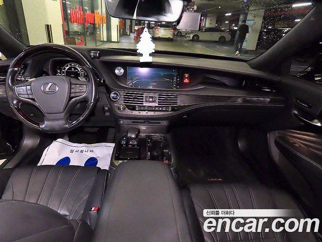 Лексус LS500h 2018 — миниатюра 7