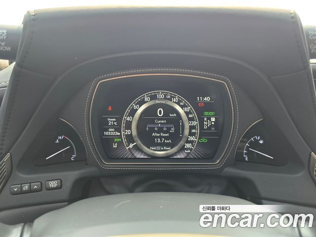 Лексус LS500h 2018 — миниатюра 8