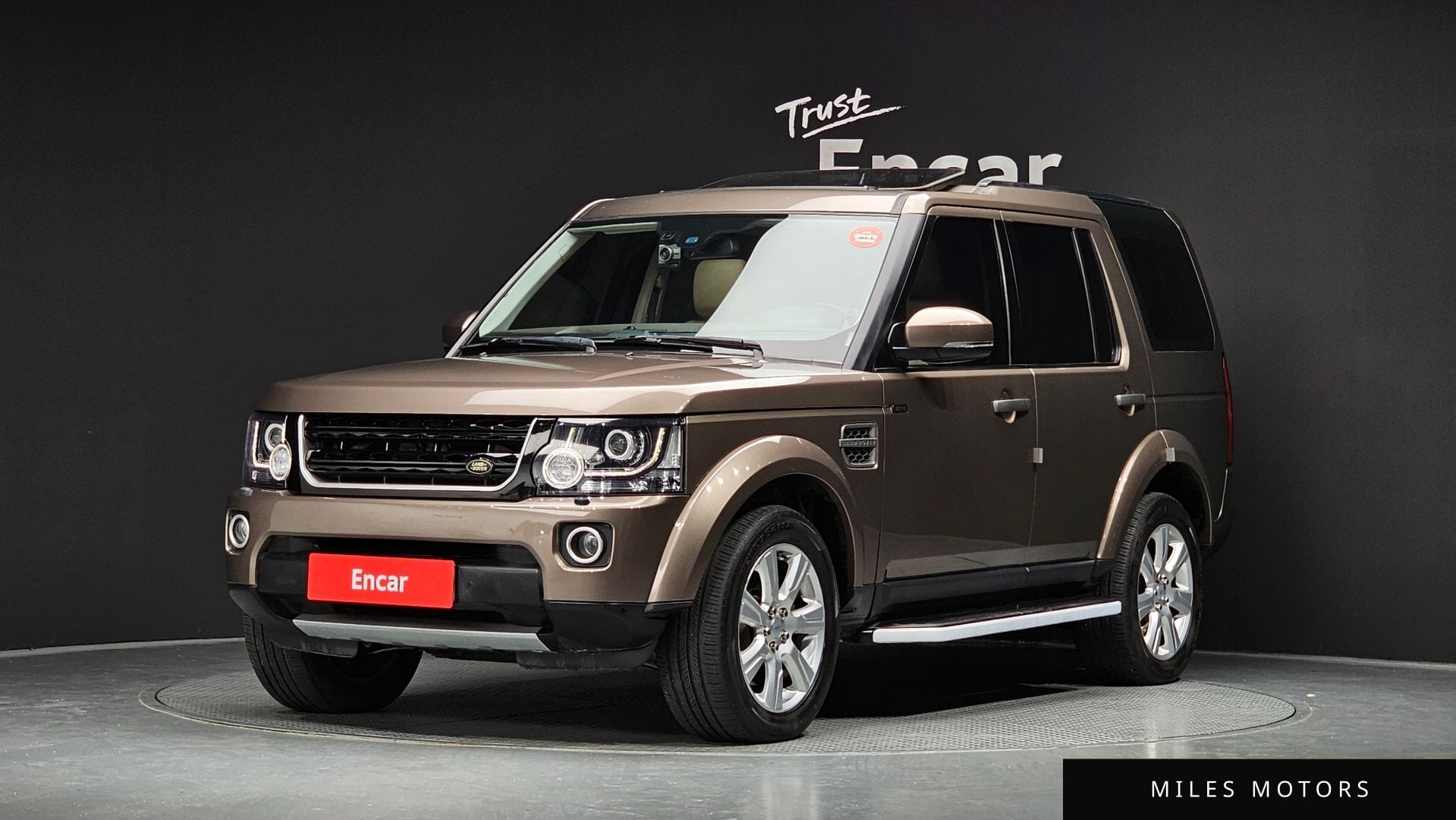 Land Rover Discovery 2016 — фото 1 из 12