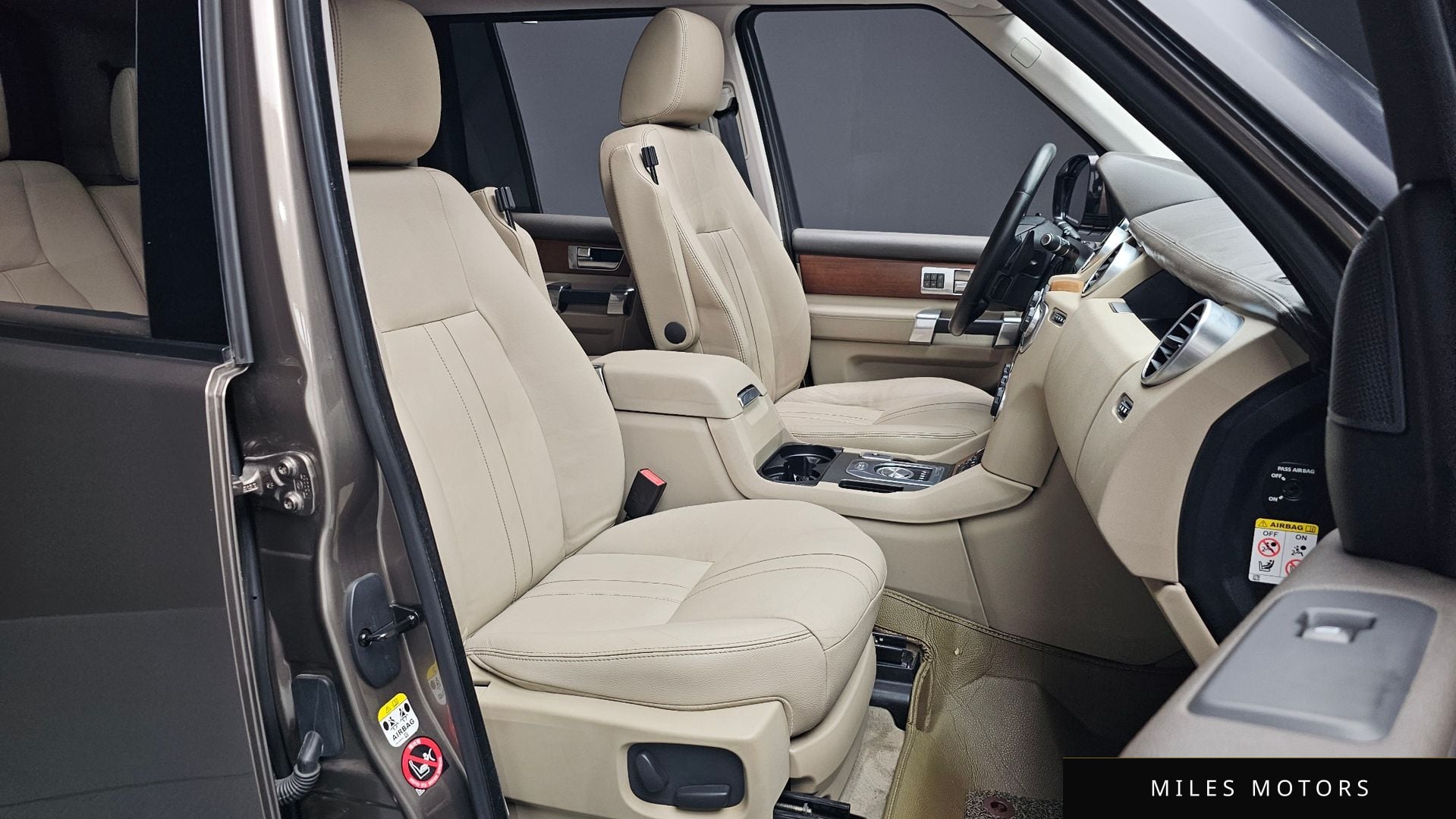 Land Rover Discovery 2016 — миниатюра 10