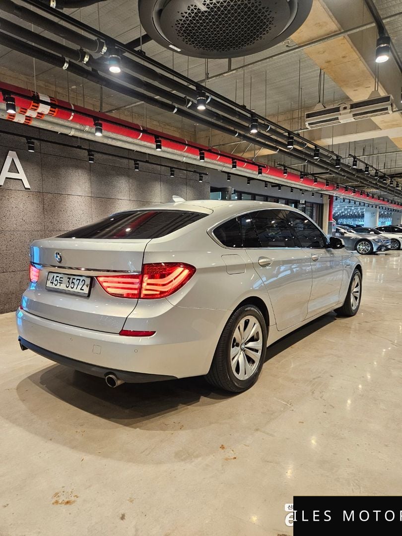 BMW 5 Series GT (F07) 2011 — миниатюра 6