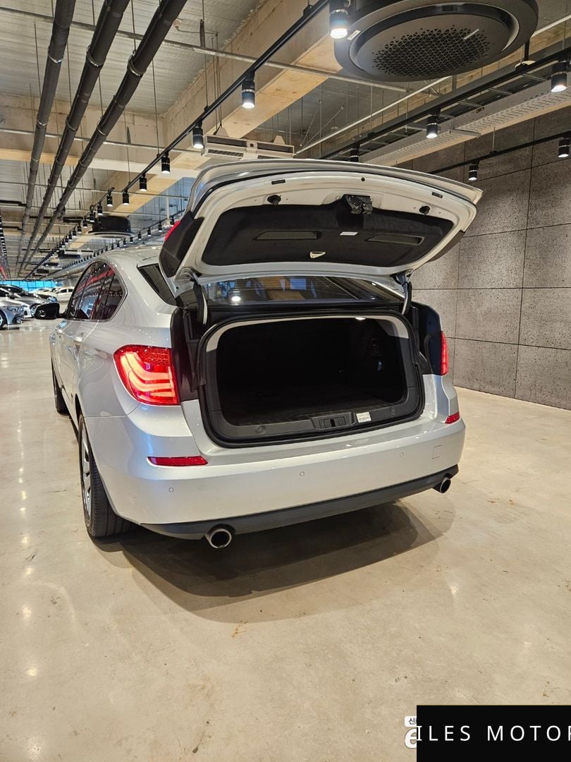 BMW 5 Series GT (F07) 2011 — миниатюра 7