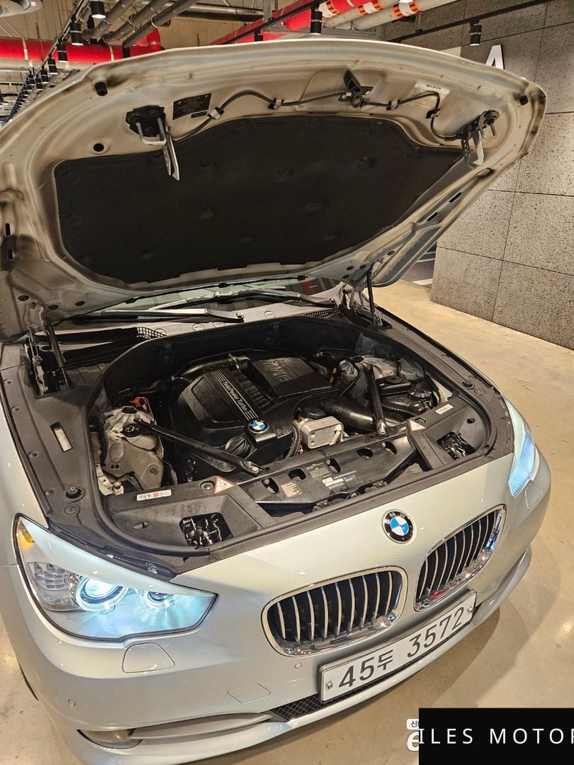 BMW 5 Series GT (F07) 2011 — миниатюра 9