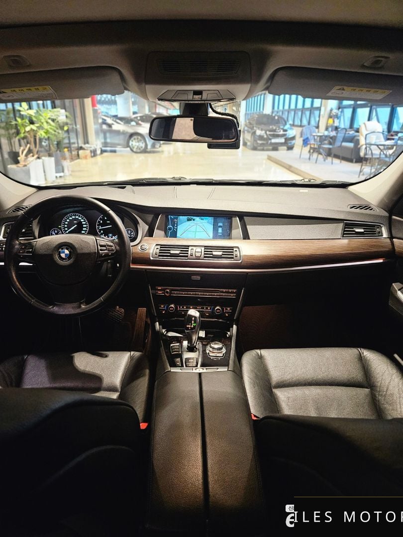 BMW 5 Series GT (F07) 2011 — миниатюра 10