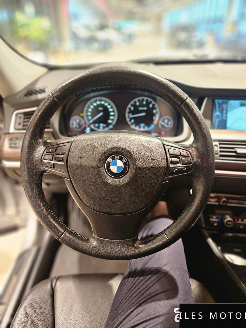 BMW 5 Series GT (F07) 2011 — миниатюра 12