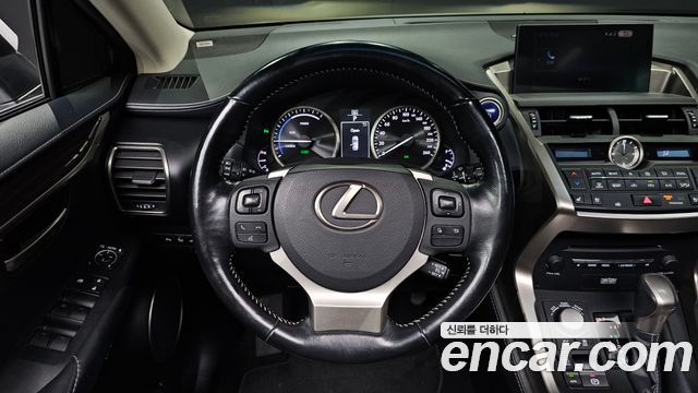 Лексус NX300h 2017 — миниатюра 13