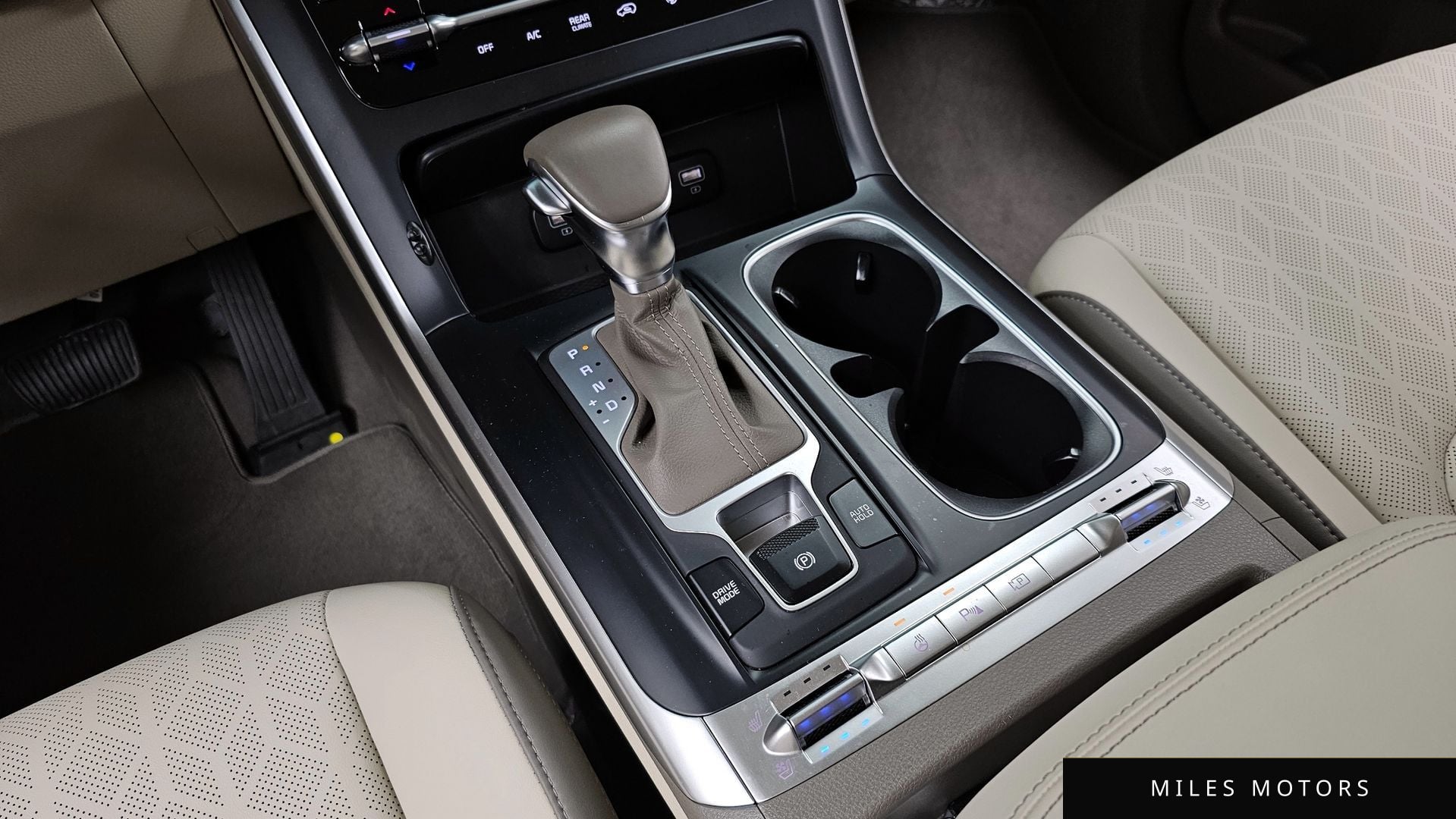 Kia Carnival 2023 — миниатюра 9