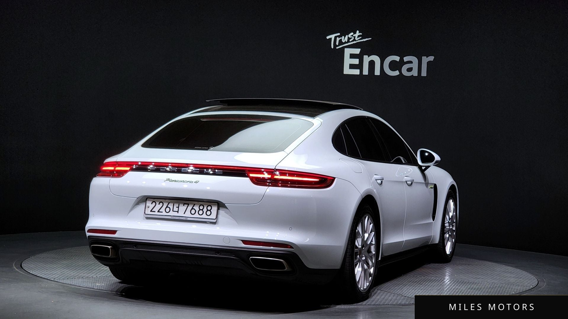 Porsche Panamera 2020 — миниатюра 2