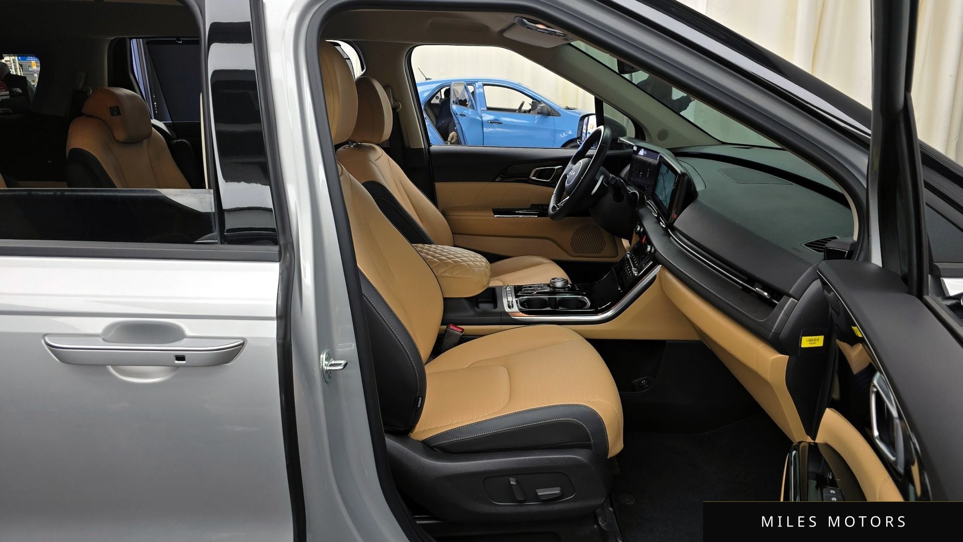 Kia Carnival 2023 — миниатюра 11