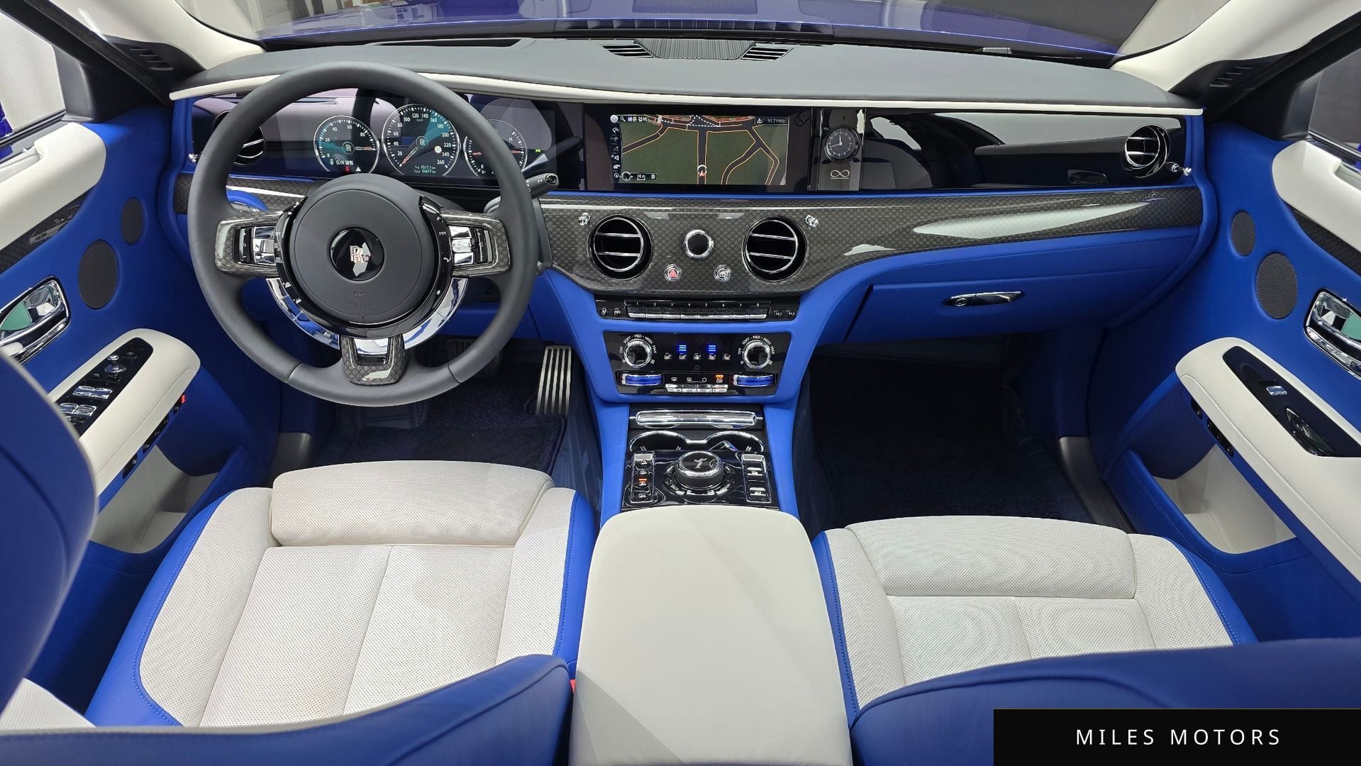 Rolls-Royce 고스트 2023 — миниатюра 7