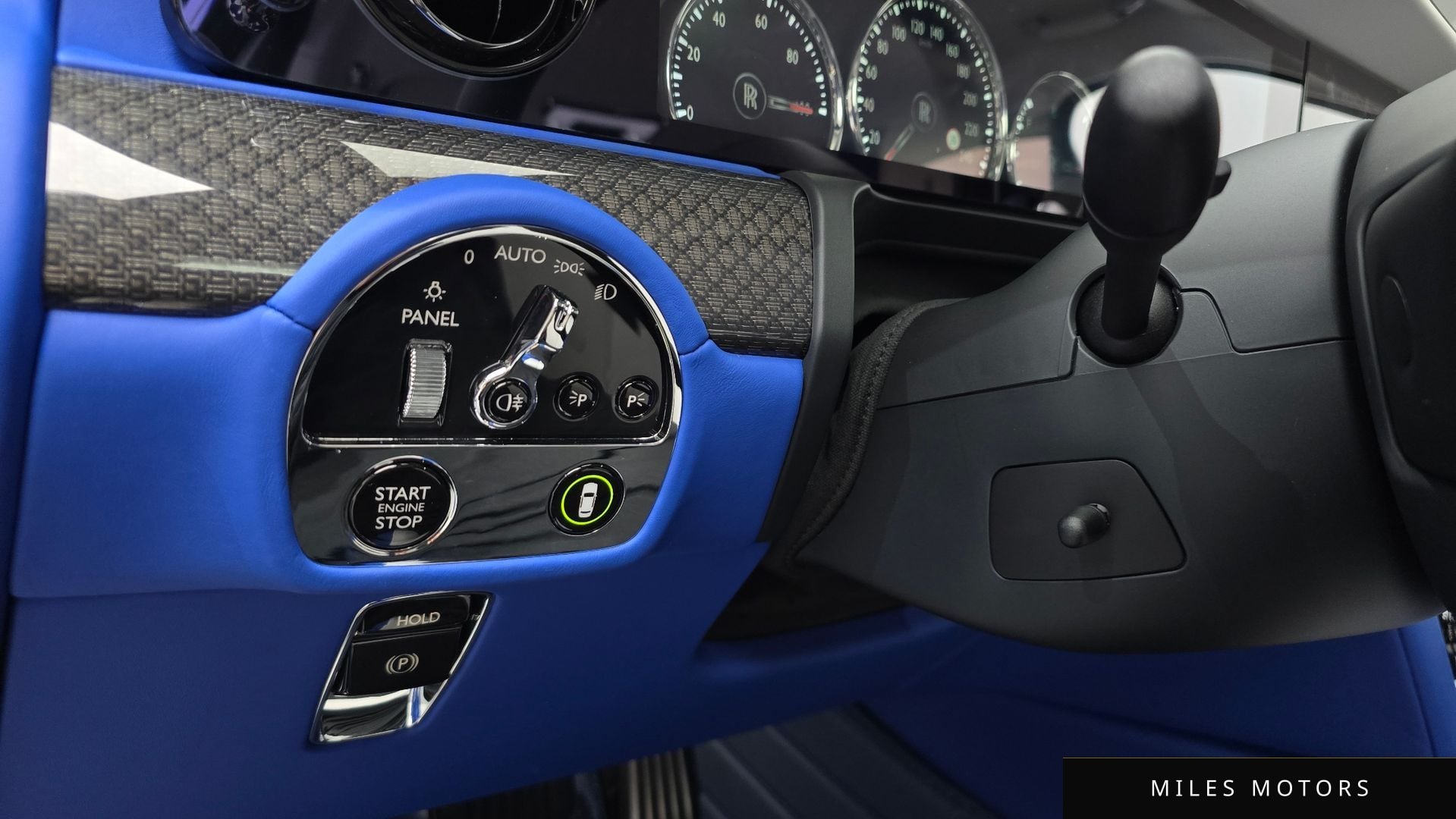 Rolls-Royce 고스트 2023 — миниатюра 17