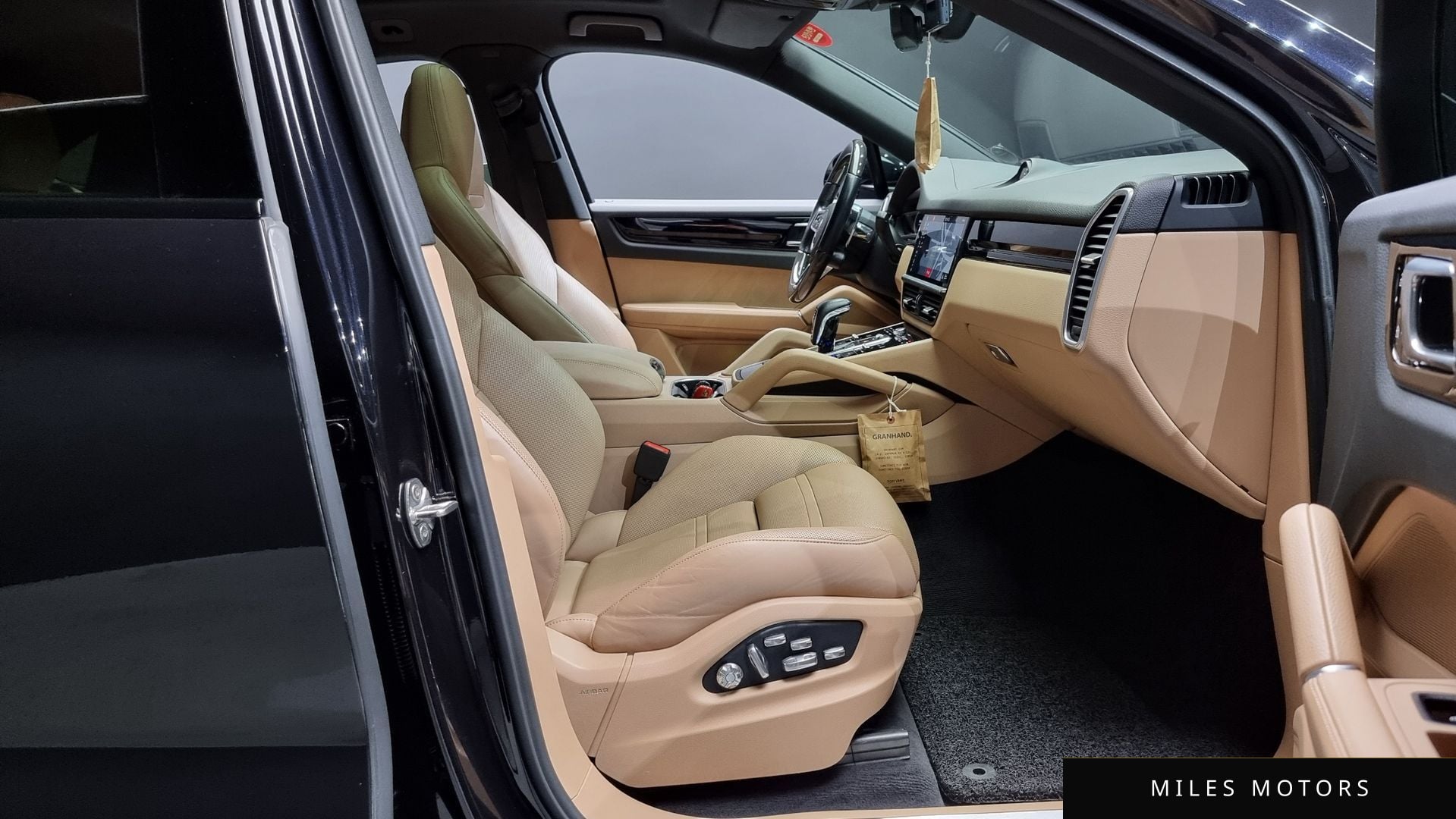 Porsche Cayenne 2020 — миниатюра 10