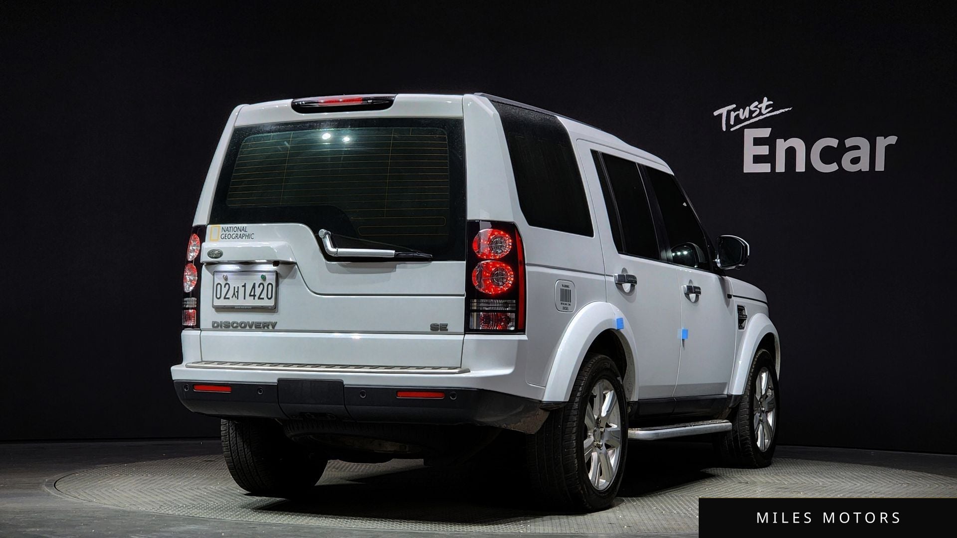 Land Rover Discovery 2014 — миниатюра 2
