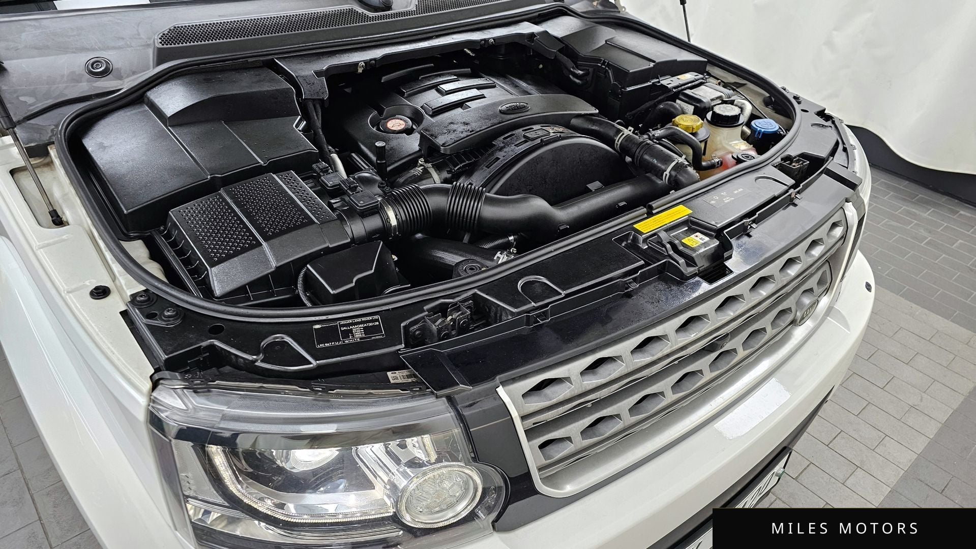 Land Rover Discovery 2014 — миниатюра 6