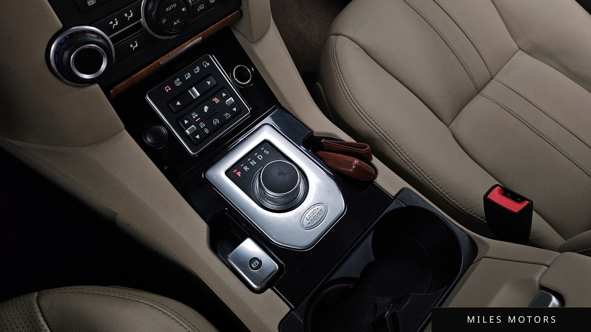 Land Rover Discovery 2014 — миниатюра 9