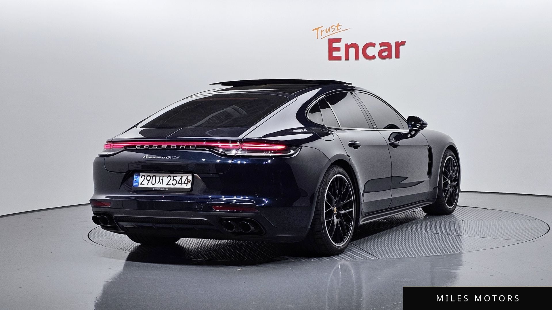 Porsche Panamera 2022 — миниатюра 2