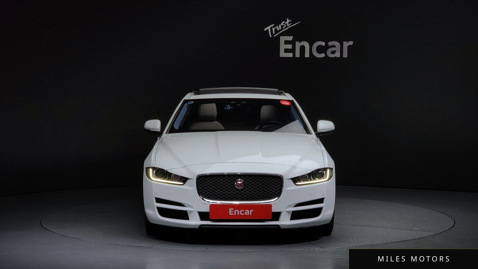 Jaguar XE 2016 — миниатюра 3