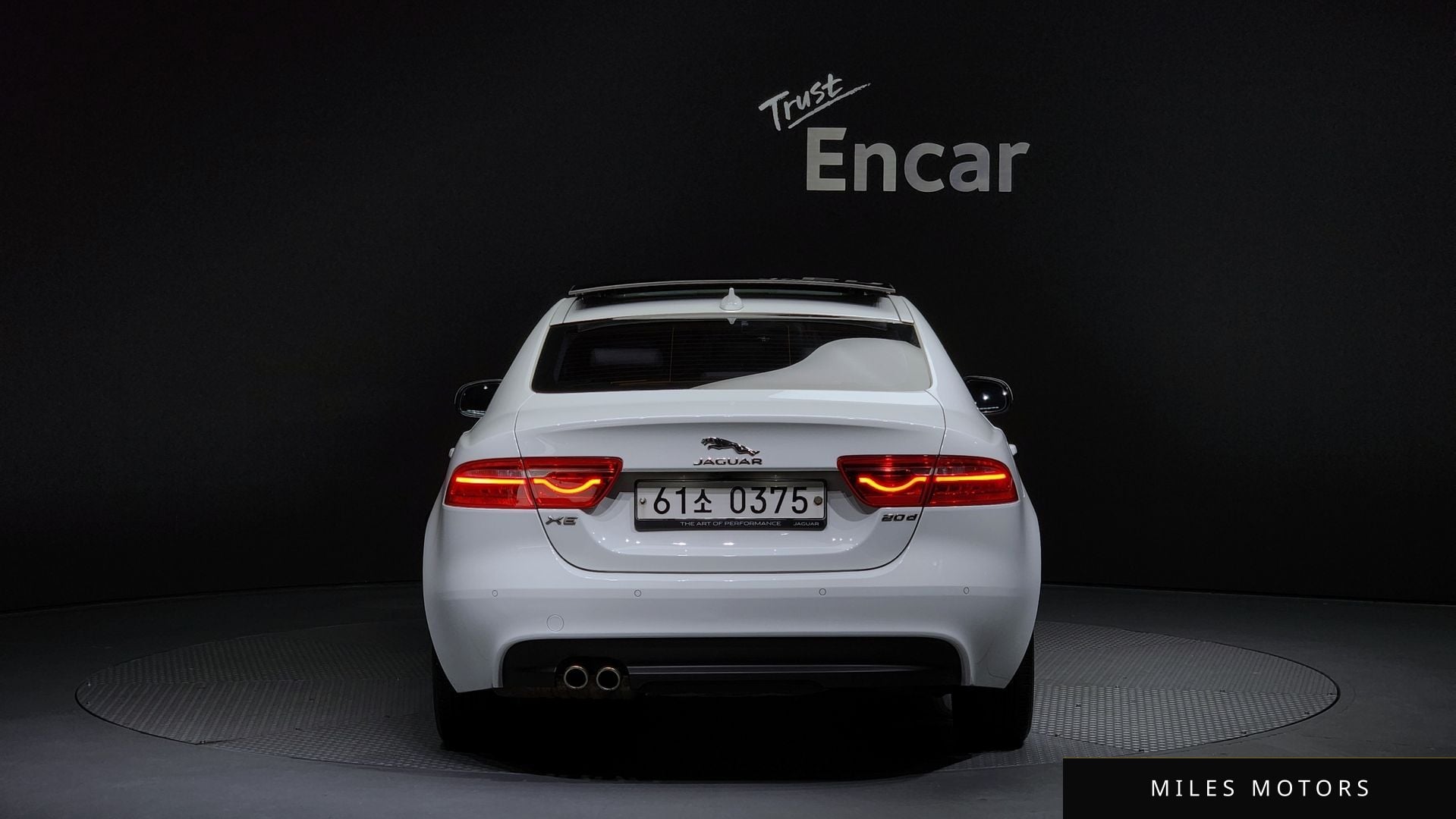 Jaguar XE 2016 — миниатюра 4