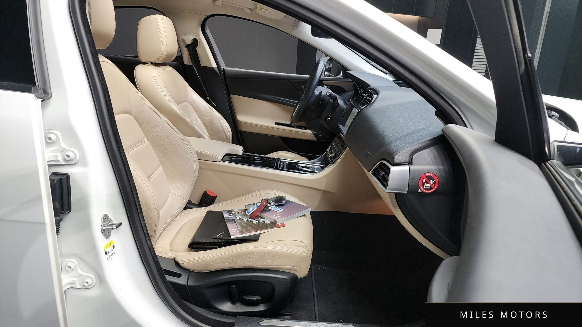 Jaguar XE 2016 — миниатюра 11