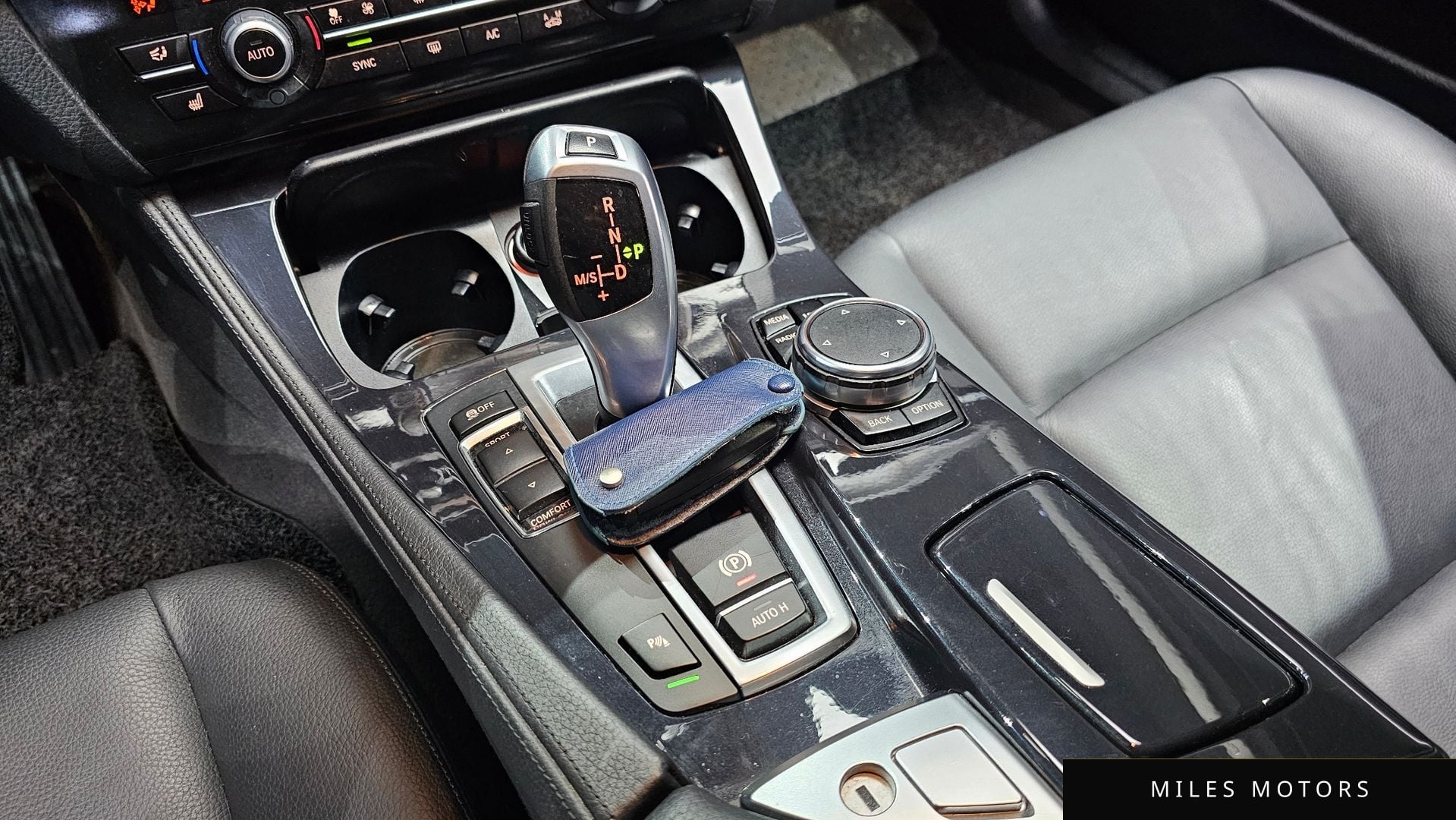 BMW 5 Series (F10) 2015 — миниатюра 9