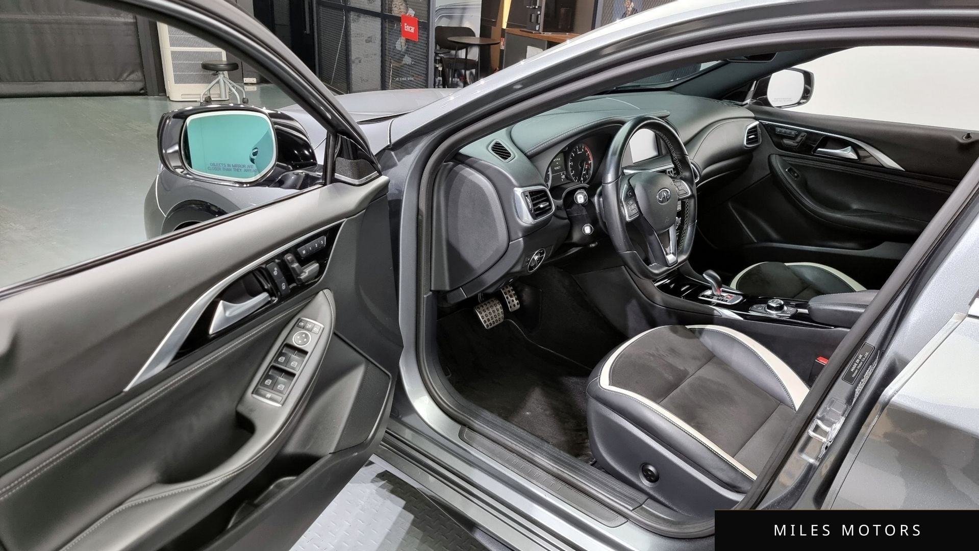 Infiniti Q30 2019 — миниатюра 10