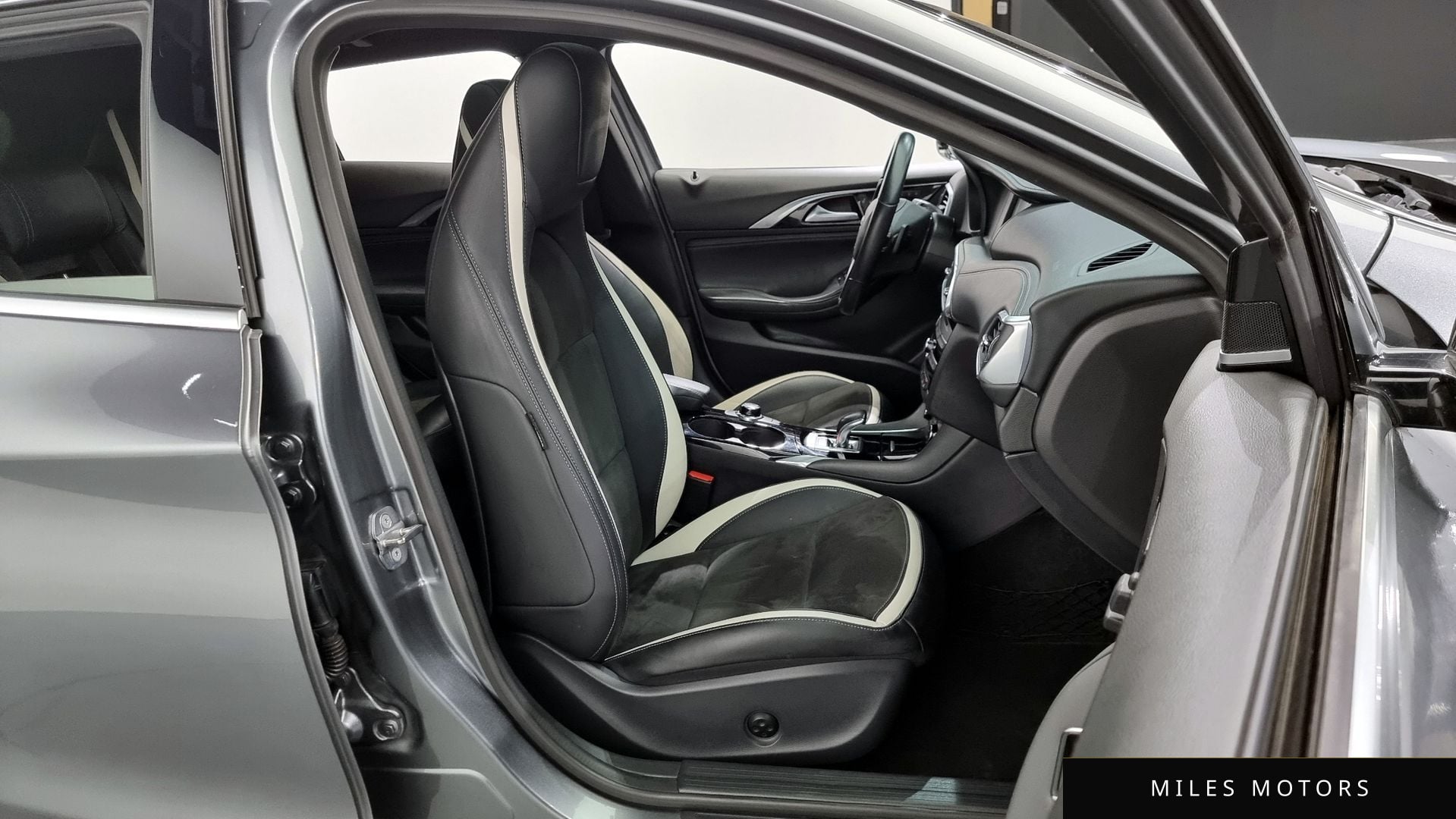 Infiniti Q30 2019 — миниатюра 12