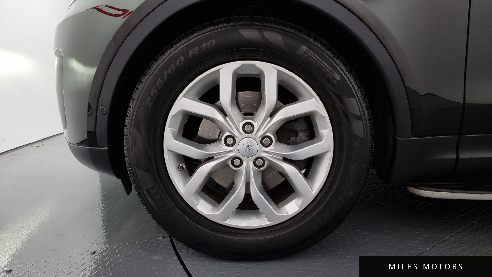 Land Rover Discovery 2019 — миниатюра 5