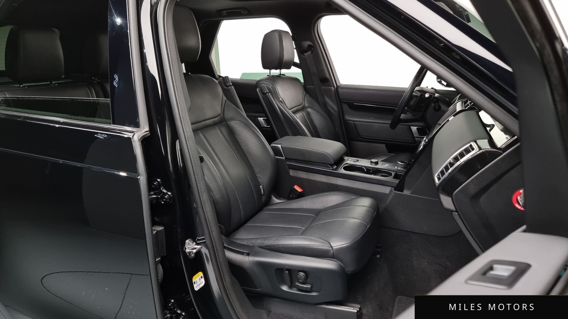 Land Rover Discovery 2019 — миниатюра 10