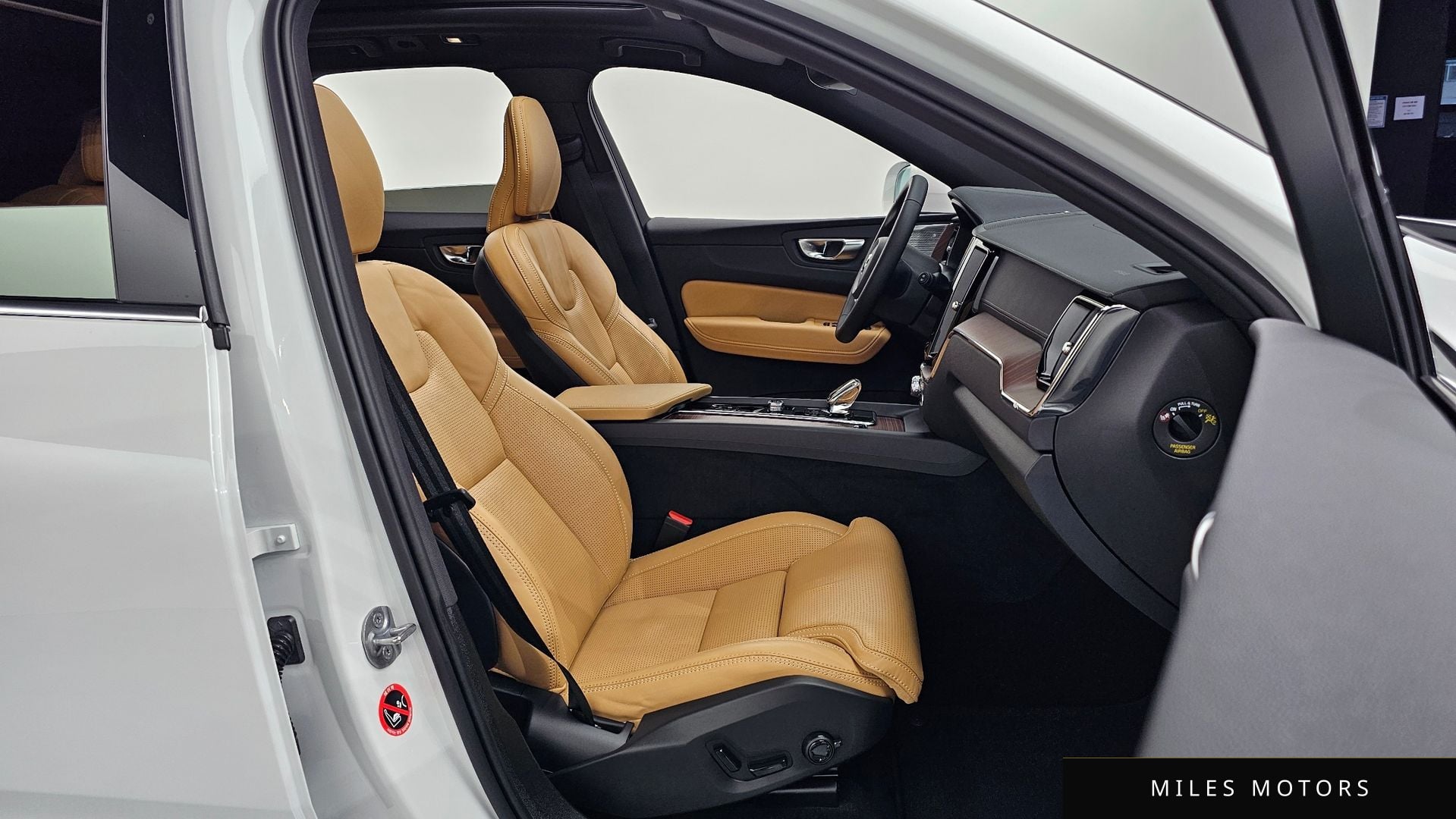 Volvo XC60 2024 — миниатюра 10