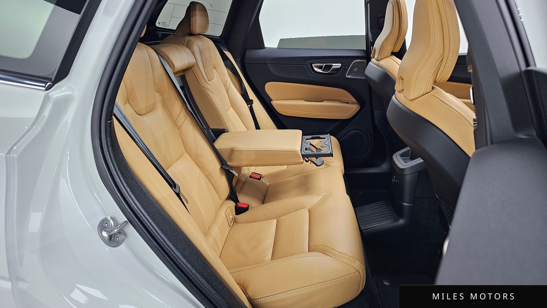 Volvo XC60 2024 — миниатюра 12