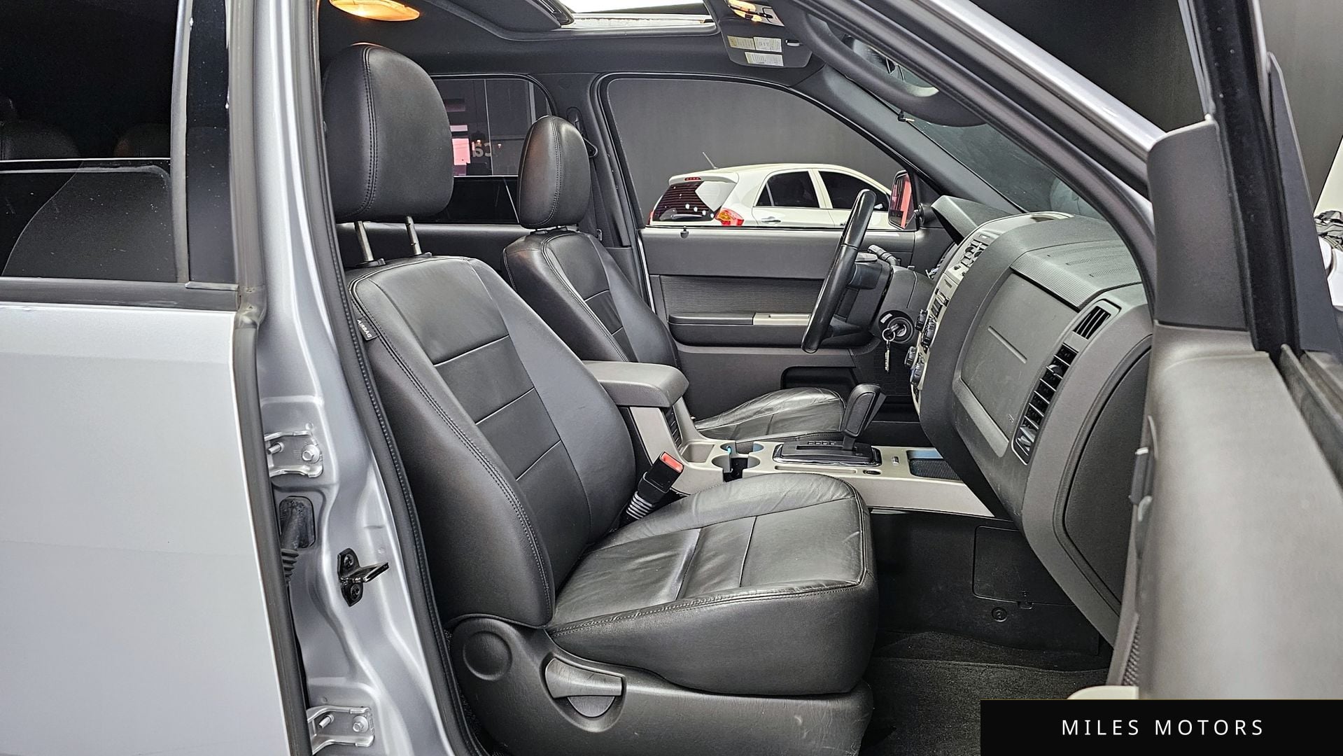 Ford 이스케이프 2011 — миниатюра 10