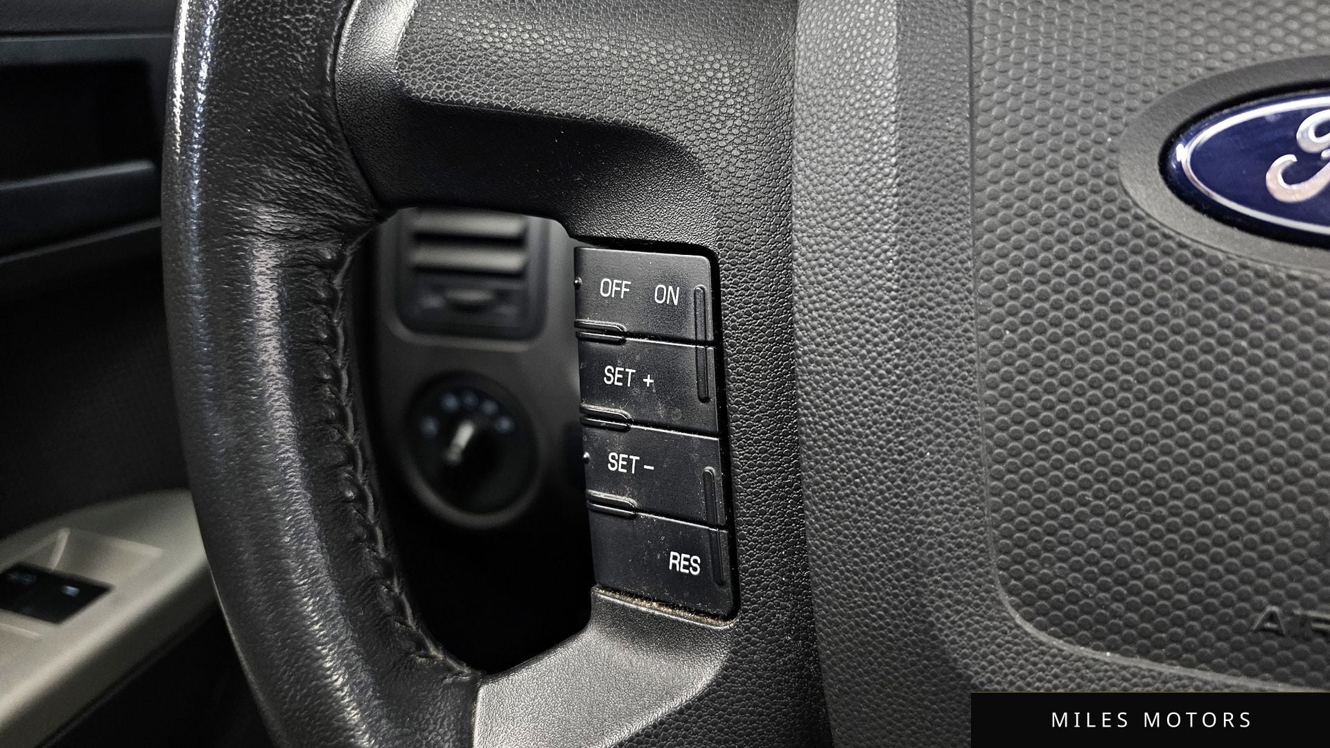 Ford 이스케이프 2011 — миниатюра 16