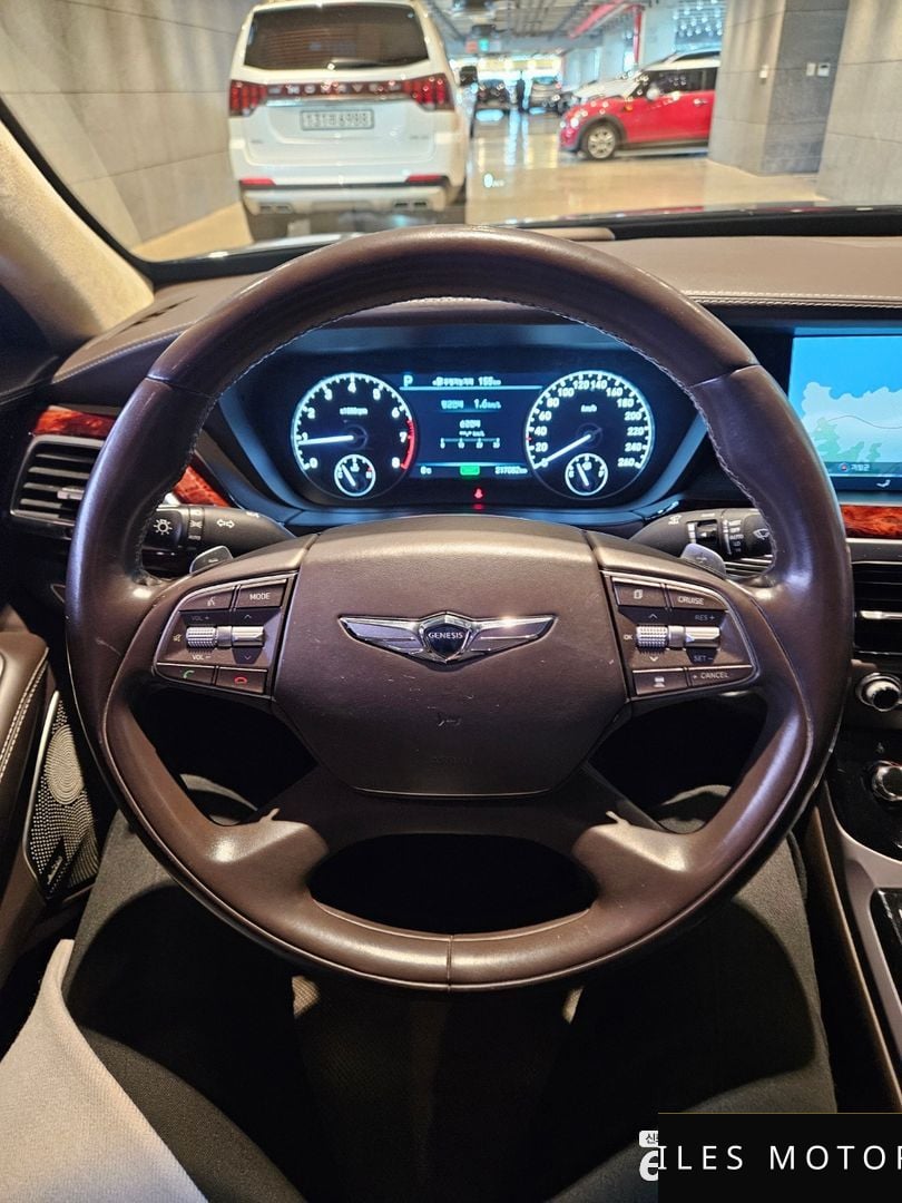 Genesis EQ900 2016 — миниатюра 10