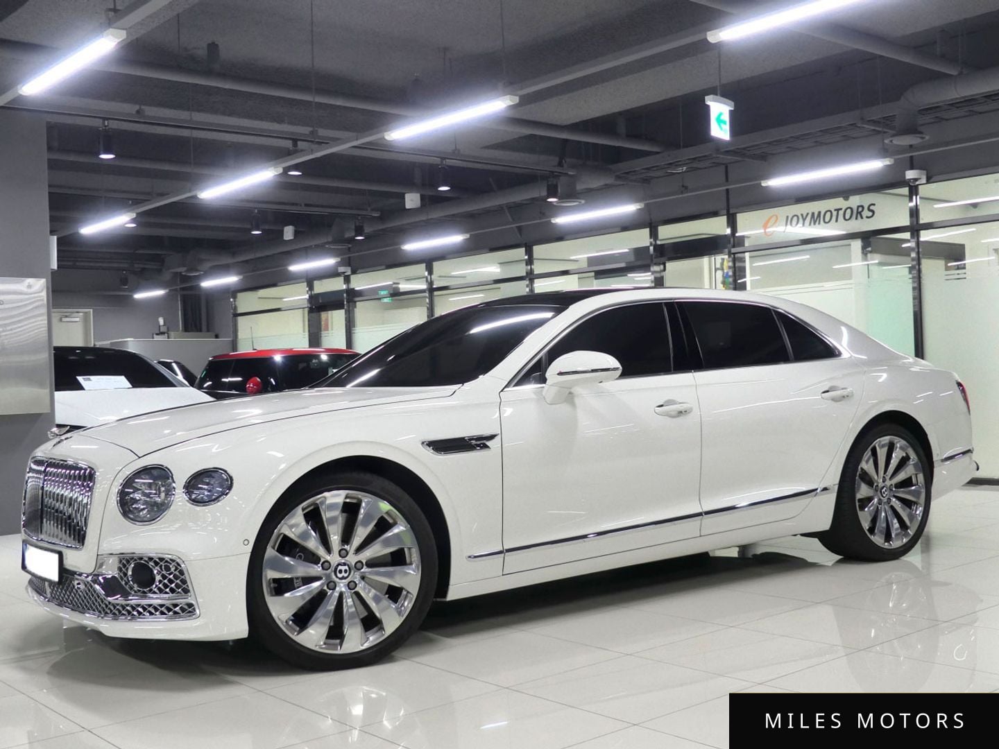 Bentley Flying Spur 2021 — миниатюра 3