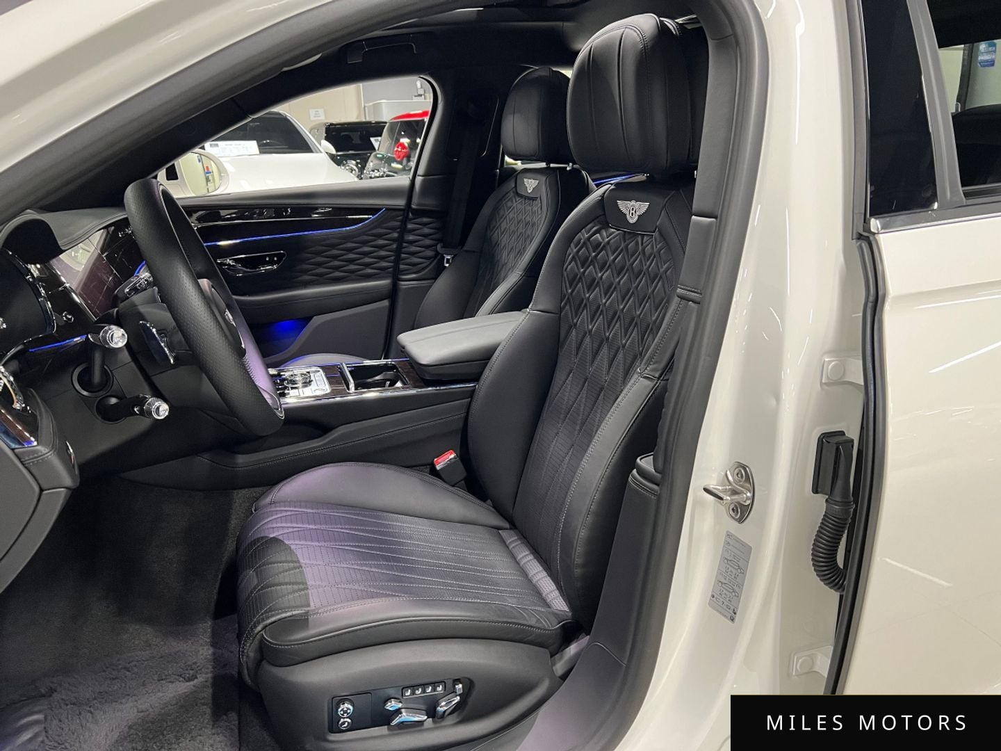 Bentley Flying Spur 2021 — миниатюра 7