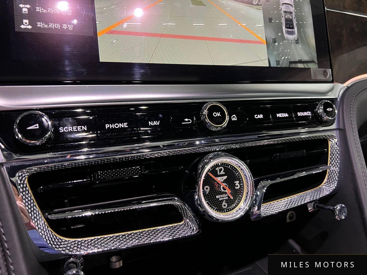 Bentley Flying Spur 2021 — миниатюра 9