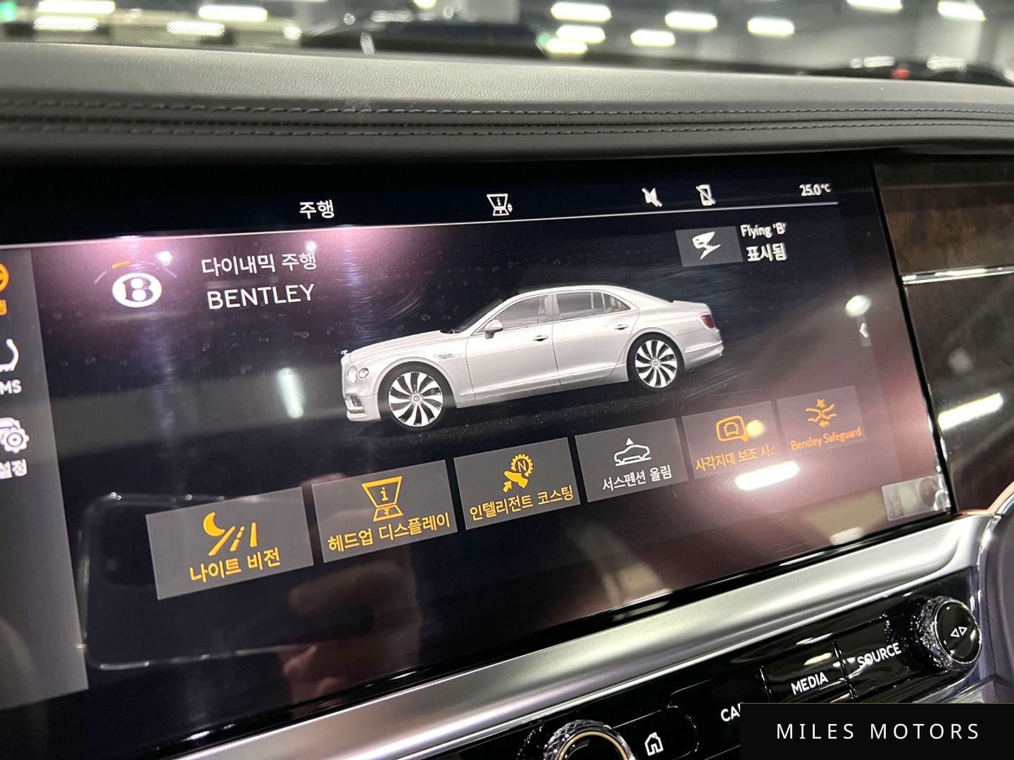 Bentley Flying Spur 2021 — миниатюра 11